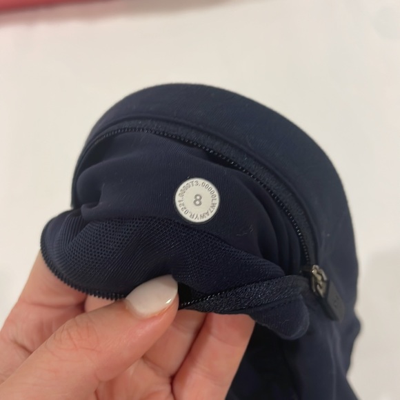 Lululemon! Navy Speed Ups Low-Rise 2.5 Length Size 8 - Picture 3 of 4